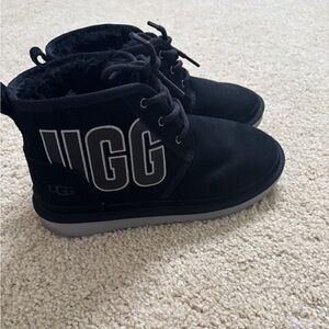 NEW UGG Mini Logo Boots